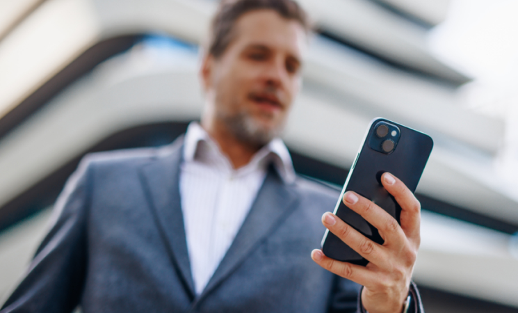 5 Proven Ways SMS Reminders Reduce No-Shows In Financial Services