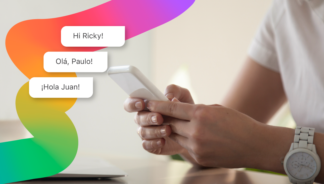 Chatbot de IA multilingüe trabajando en un sitio web de comercio electrónico