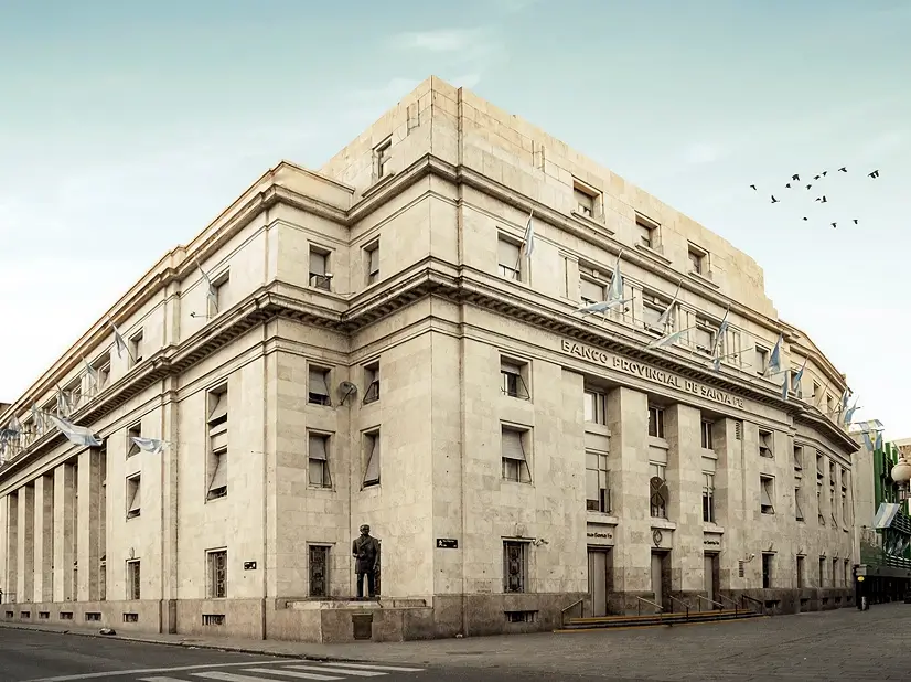 How Grupo Petersen replaced a failing chatbot with a 96% resolution rate across four banks